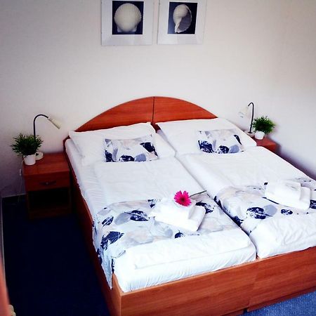Hotel S-Centrum Benesov  Ngoại thất bức ảnh