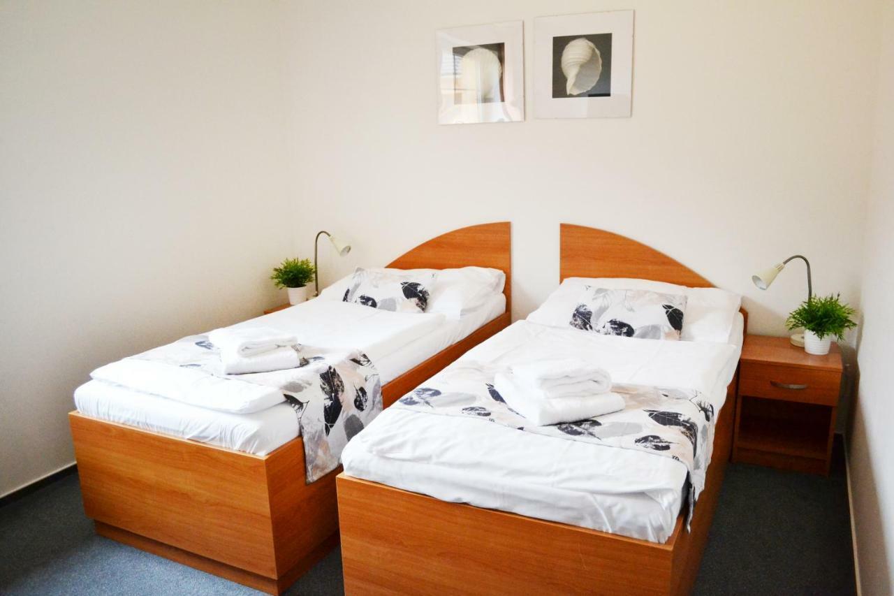 Hotel S-Centrum Benesov  Ngoại thất bức ảnh