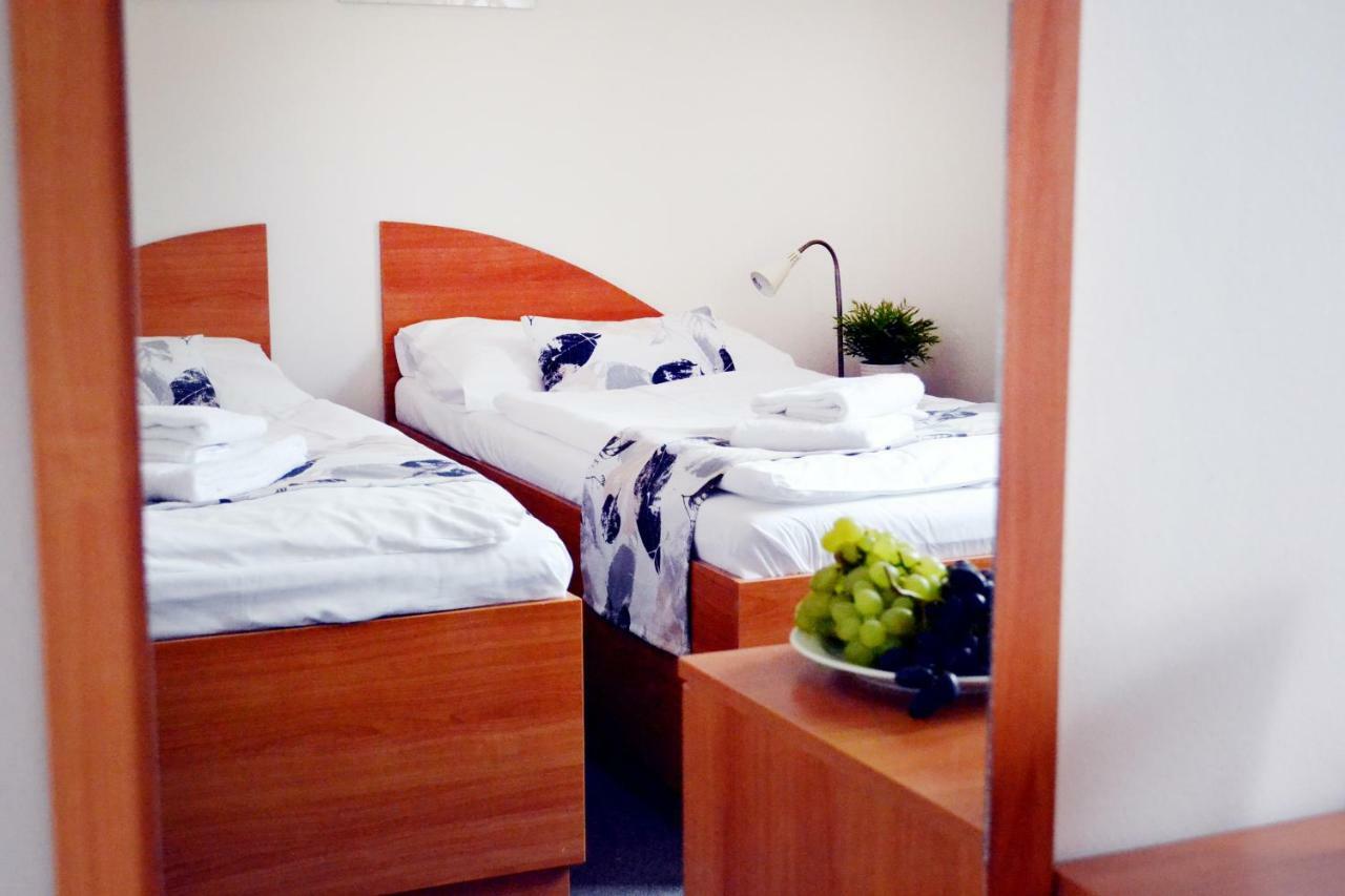 Hotel S-Centrum Benesov  Ngoại thất bức ảnh